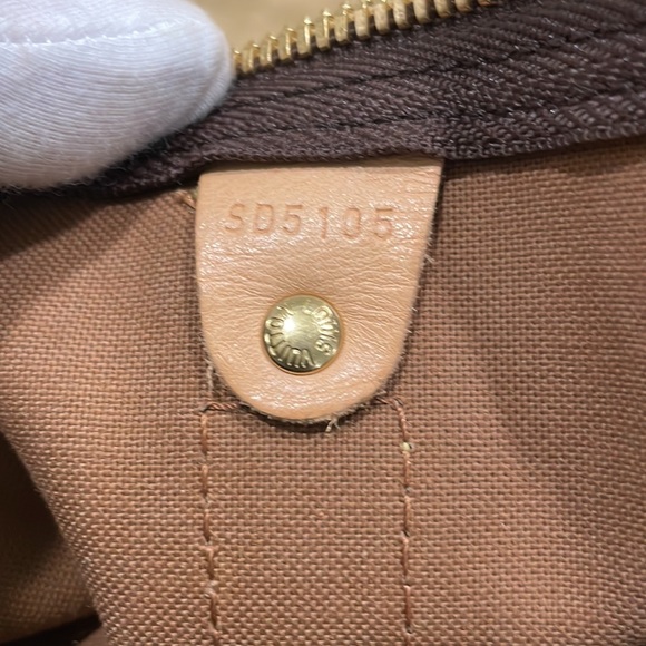 Louis Vuitton Monogram keepall Bandouliere 50 - Authentic - EUC - Picture 8 of 15